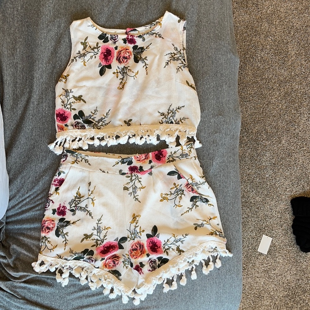 Two piece crop set